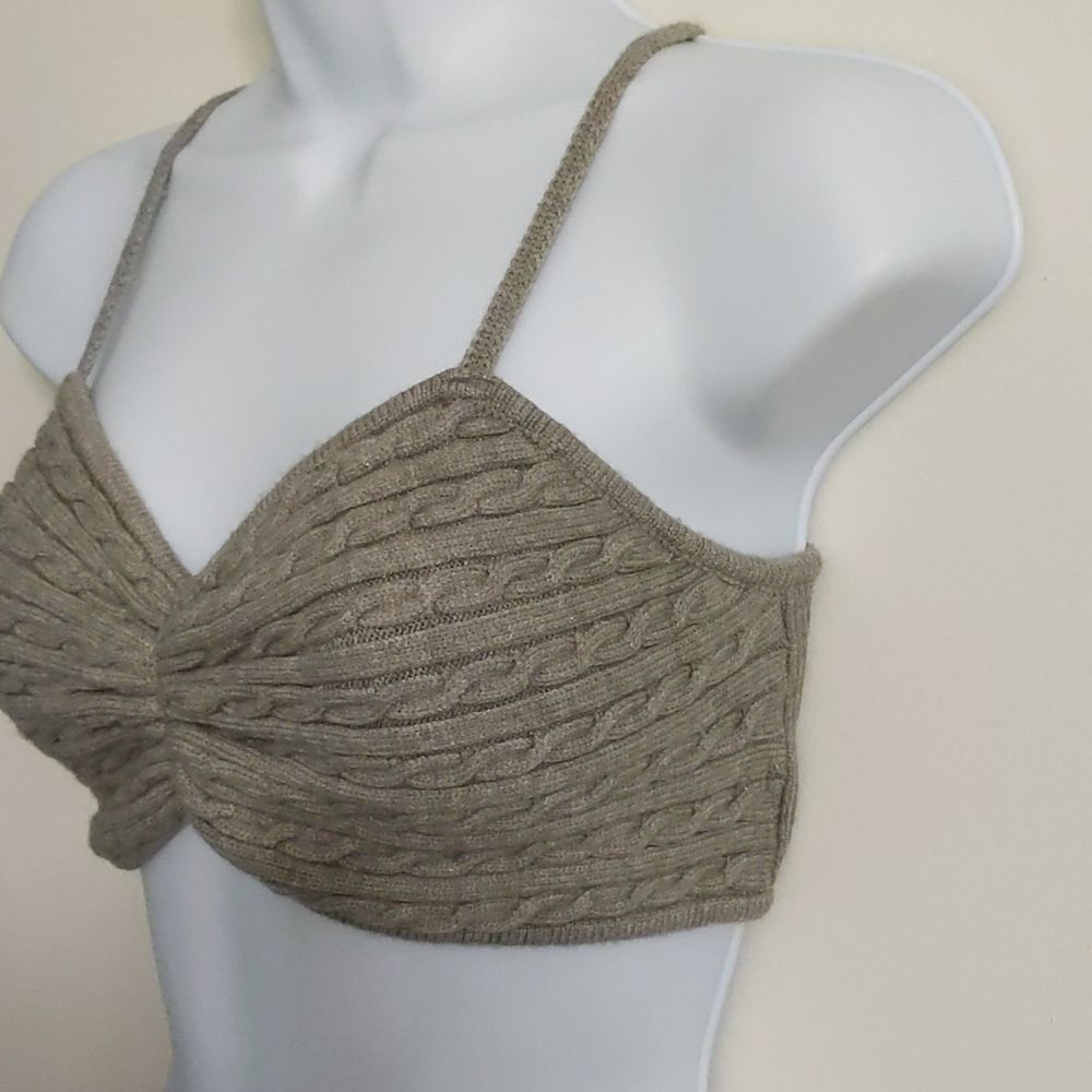 Fashionable Crop Top Size XS-S - Picture 2 of 5